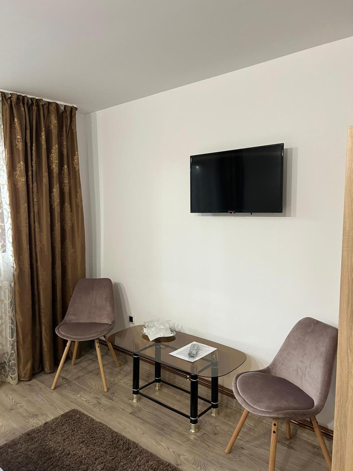 Hotel Complex Zeus Leresti Zewnętrze zdjęcie