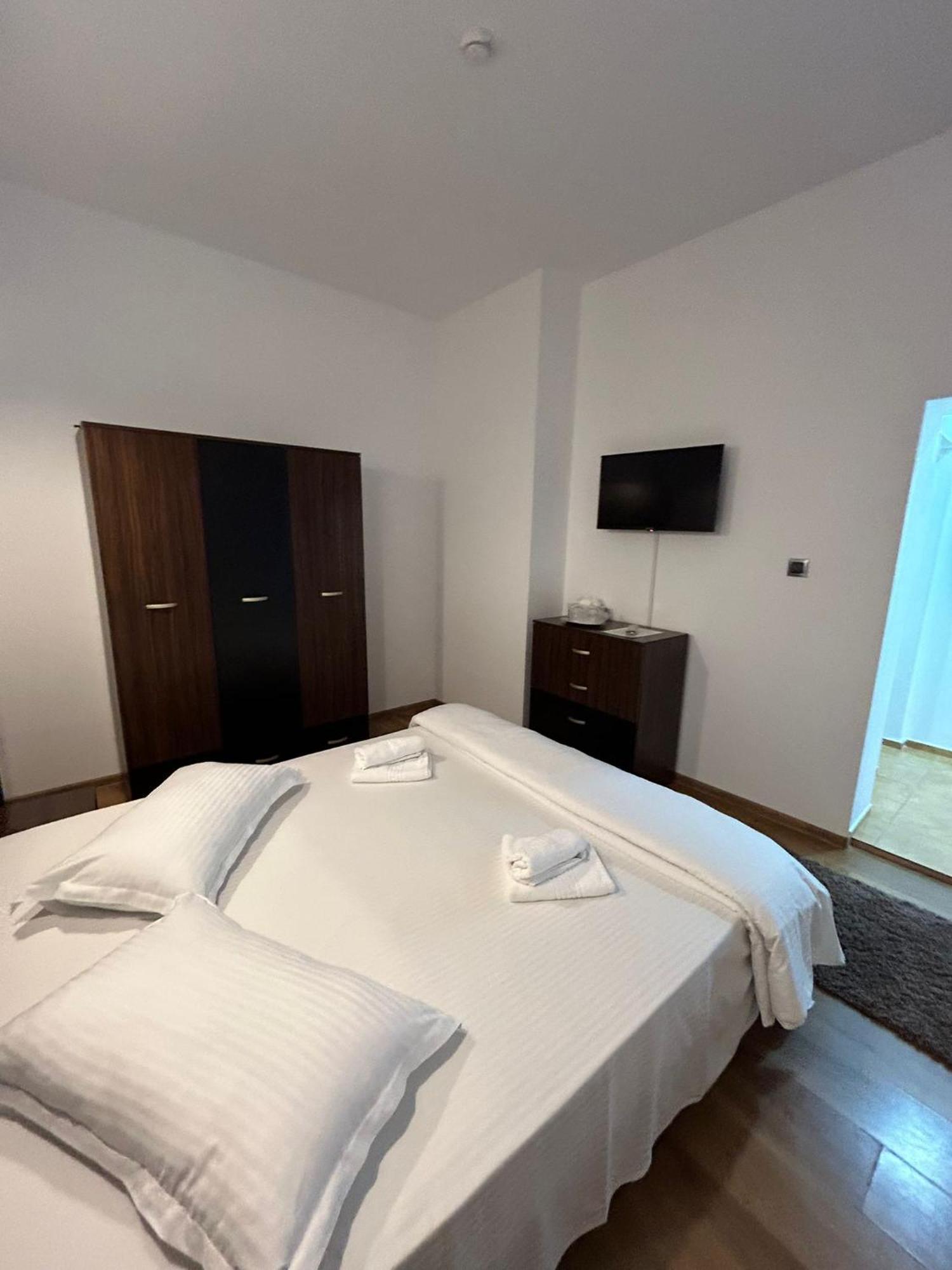 Hotel Complex Zeus Leresti Pokój zdjęcie